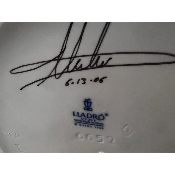 LLADRO #6652 "Kitty Care" Mother Cat in Basket w/ Kittens original box. New - Picture 11 of 13